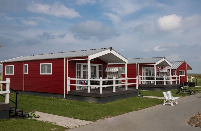 Modern Swedish-style mobile home-Medium