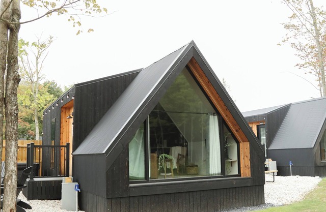 Modern Tiny Home 29 w/Hot Tub!