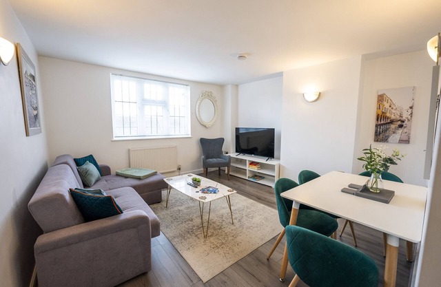 Modern Townhouse Apartment in Stratford upon Avon with Wifi & Netflix