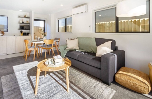 Modern Townhouse Cashel Street 2 bed 2 bath