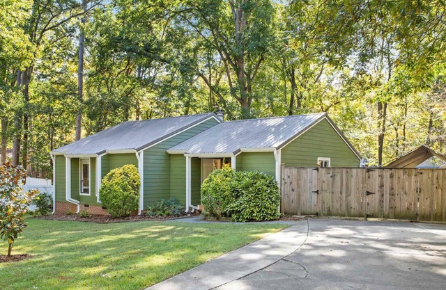 Modern Updated|Fenced In|Pet Friendly|King Bed