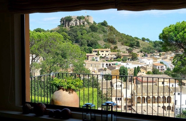 Modern Villa (Center Of Begur) Overlooking Both Village And Sea