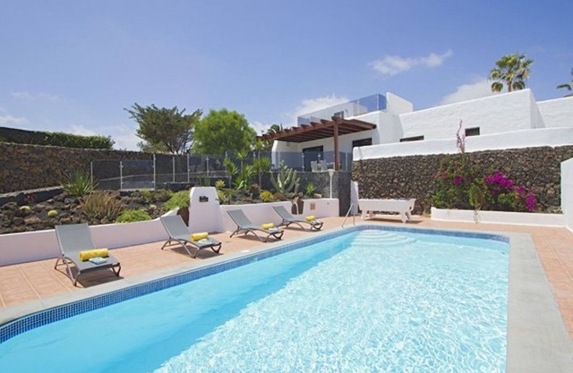 Modern Villa in Los Mojones | 4 Bedrooms | Large Heated Pool | Villa Mojones |.