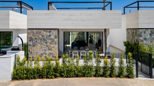 Modern Villa with jacuzzi in Santa Rosalia Lake Resort