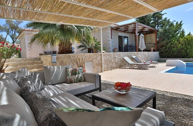 modern villa with private pool, just 5 minutes to the beach