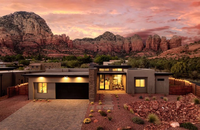 Modern Vortex by 5 Seasons Homestays