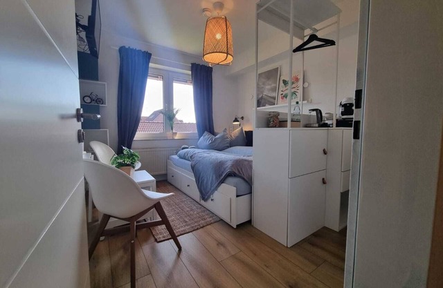 Modernes Tiny Apartment Seegurke