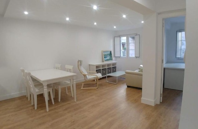 Moderno apartamento en zona antigua