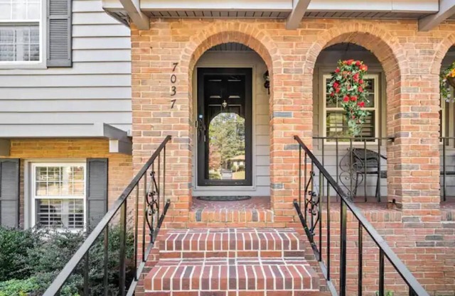Modest 4-bedroom Home in Uptown Charlotte