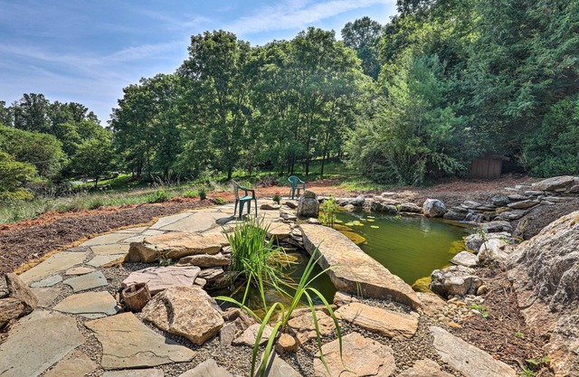 'Momma Rhodes' Cozy Home Near Blue Ridge Pkwy