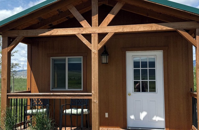 Montana Cabin Rental at Heart & Soul Alpacas – Kitchen, AC, WiFi & Scenic Views