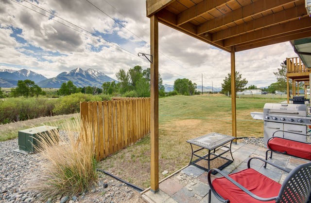 Montana Vacation Rental: 32 Mi to Yellowstone!