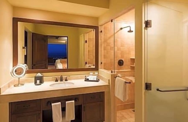 Montecristo Estates Cabo Sunset Beach Resort