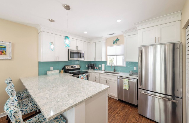 MONTHLY RENTAL on Iconic Duval Street!