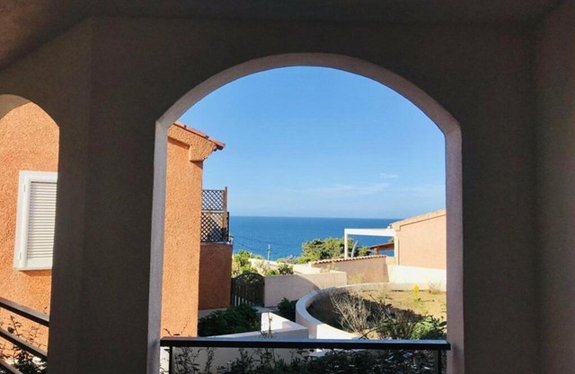 MONTICELLO - L'ÎLE-ROUSSE APPARTEMENT BORD DE MER 3 Pièces 4 Personnes