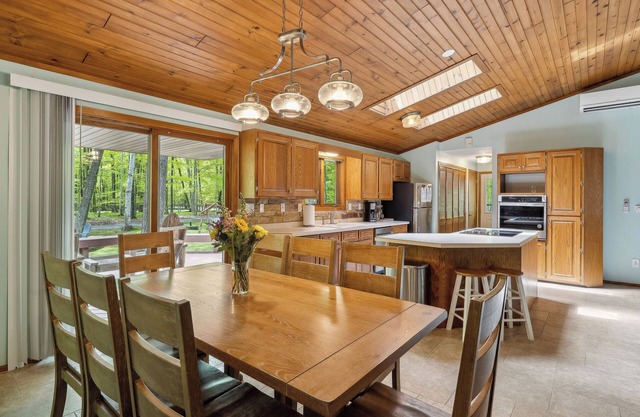 Moonlight Cabin located in Baileys Harbor