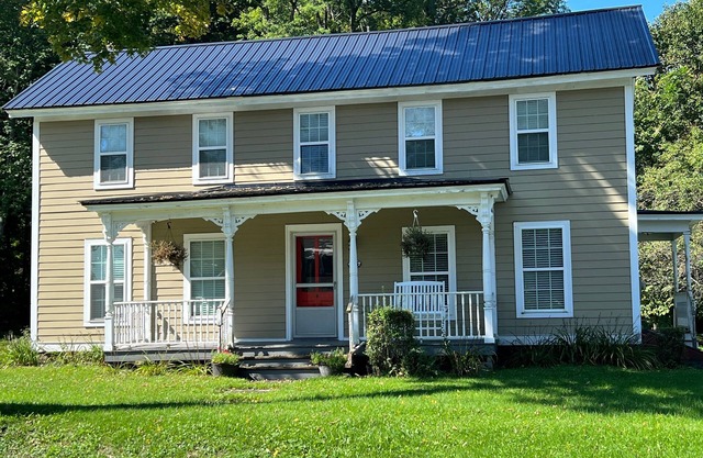 Moonlight Graham - Doc -1 of 2 neighboring 3 bdrm homes w/shared pool near CDP