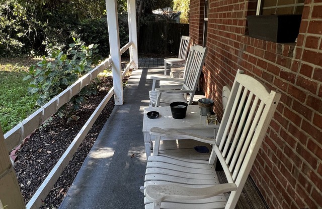 Moonlit Midnight Room - READ DESCRIPTION, FREE coffee, pets welcome!