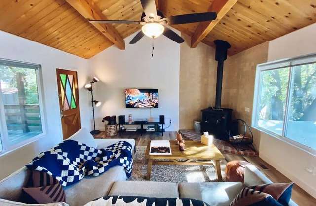Moonridge A-Frame – Family Cabin w/Hot Tub & Cozy Vibes