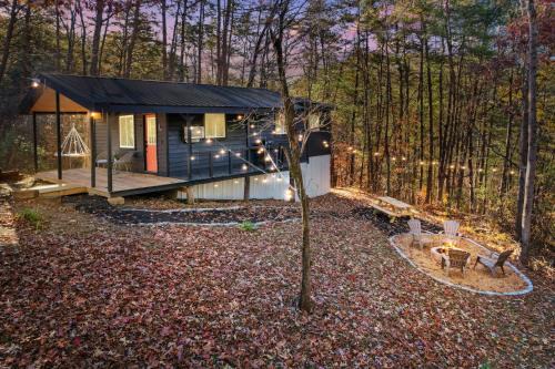 Moonrise Retreat with Spa Fire Pit 8 min to Town