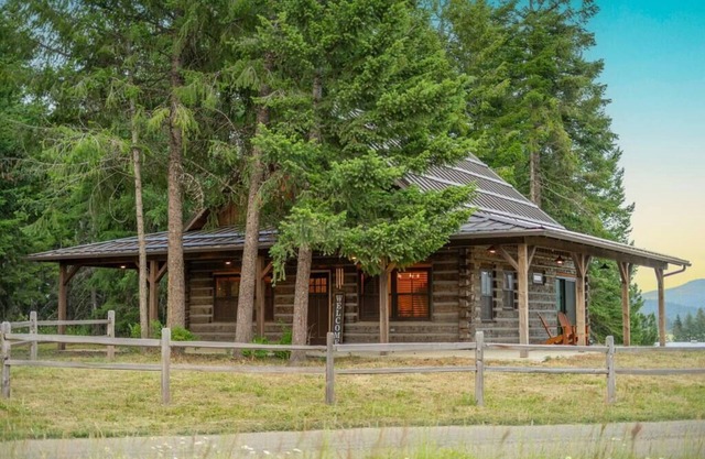 Moose Hollow Cabin, Near Moscow
