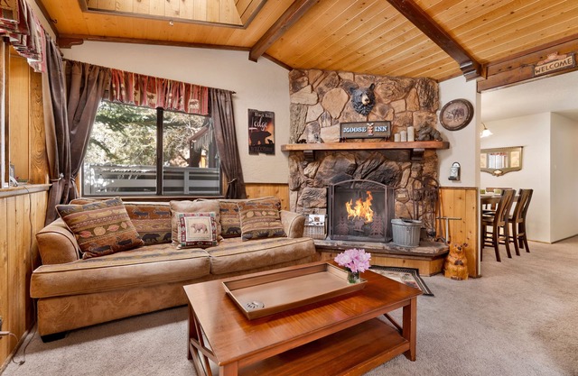 Moose Inn Bear Mountain Cottage at Big Bear