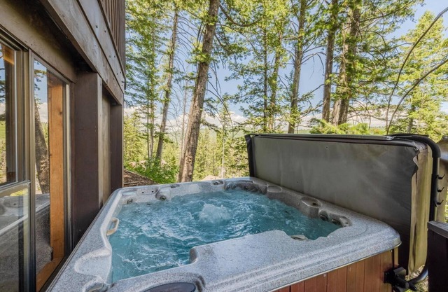 Moose Tracks Lodge - Park City Mountain Retreat