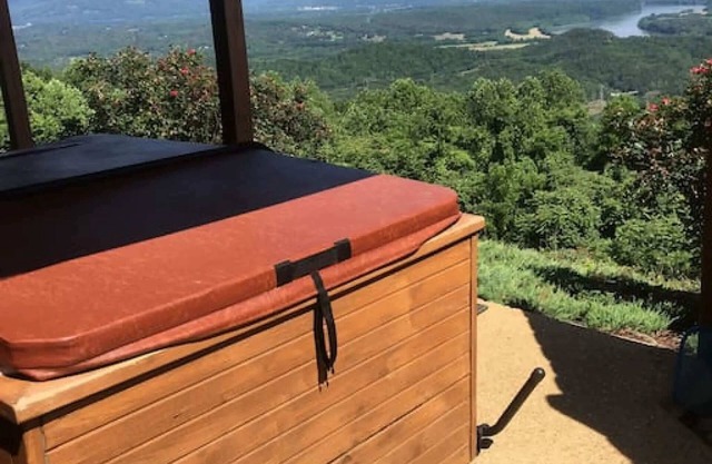 Moose Tracks with beautiful views and a hot tub!