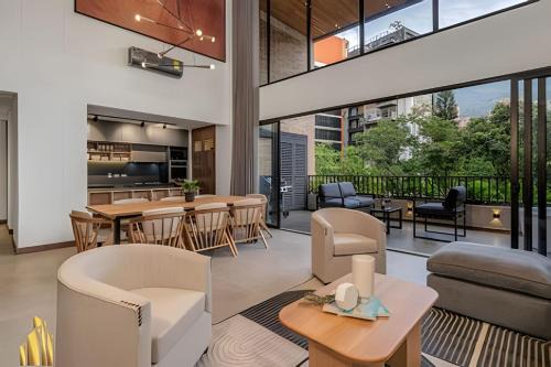 Morph 401 - Modern apt High Ceilings BBQ/Jacuzzi