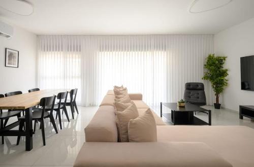 Most perfect 4-BDR with jacuzzi BY MadrigalRentals