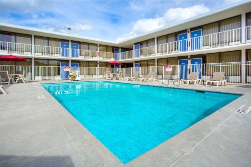 Motel 6 Baton Rouge Southeast