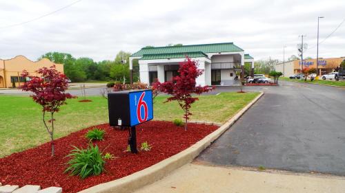 Motel 6-Covington, TN