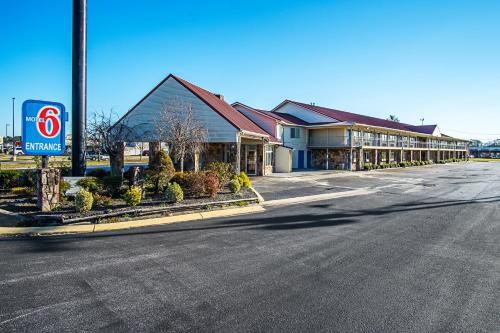 Motel 6 Manchester TN
