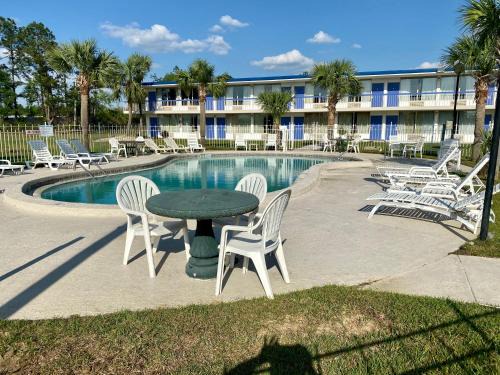 Motel 6 Marianna, FL