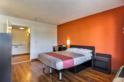 Motel 6-Oakland, CA - Embarcadero