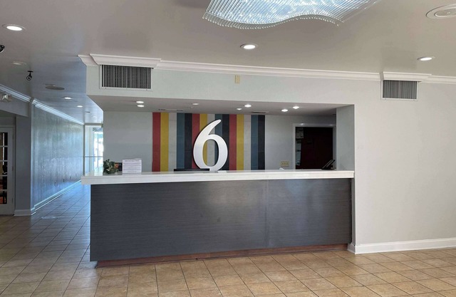 Motel 6 Opelika, AL