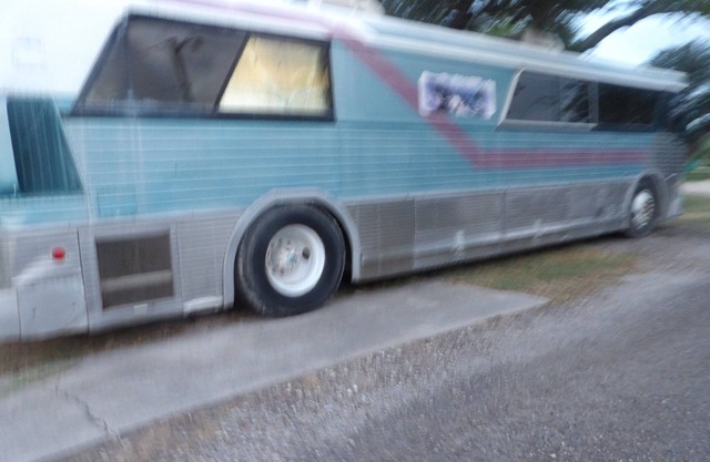 Motor Coach, Cold AC, Swimming Pool, Hot Tub, High-Speed Wifi, Pet Friendly!