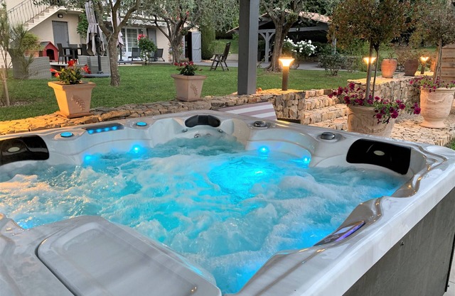 Mougins, Le Mas des Mûriers, 6 Voyageurs