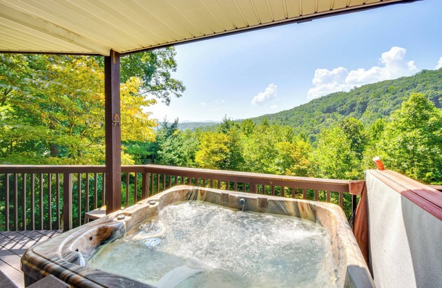Mountain Cabin w/Covered Decks & Fire Pit!
