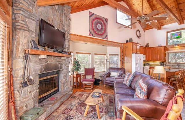 Mountain Cabin with Comfortable Accommodations