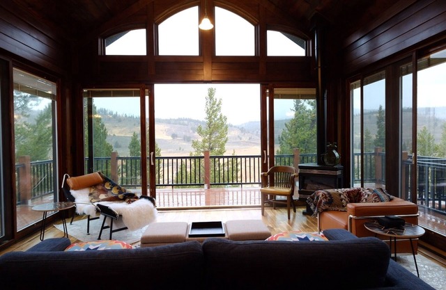 Mountain Chalet Retreat at Wyoming Parks Intersection - Dubois, WY