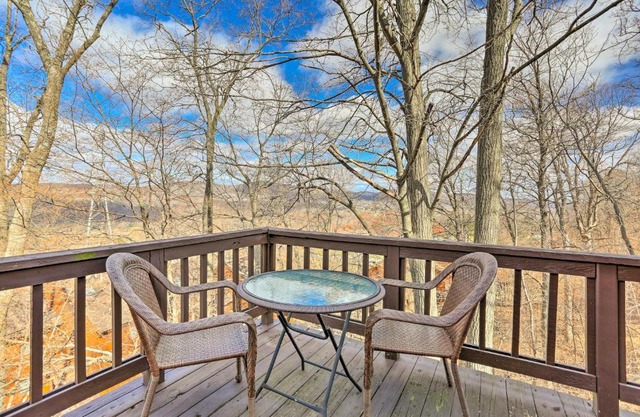 Mountain Creek Condo with Grill Walk to Lifts!