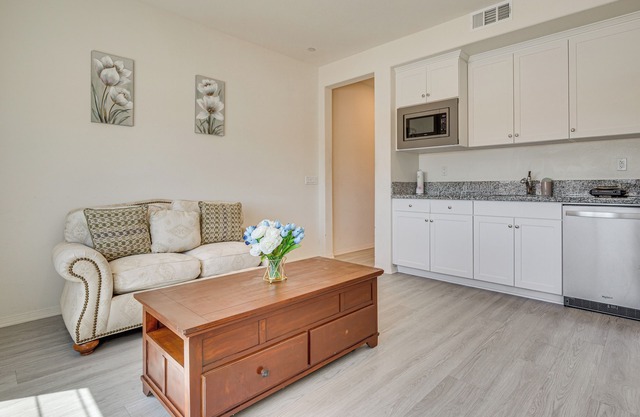 Mountain & Desert Views: Cozy Apt in Victorville!