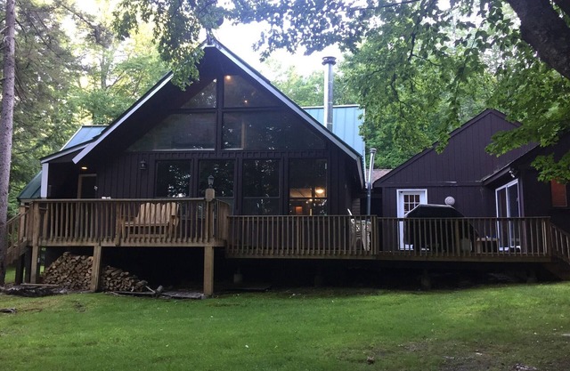 Mountain Getaway, 10 Minutes To Mount Snow And Into Town!