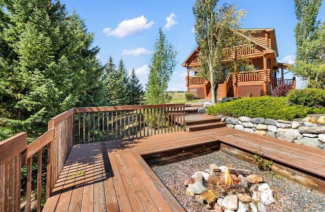 Mountain & Pond Views, Hot Tub, Movie Theater
