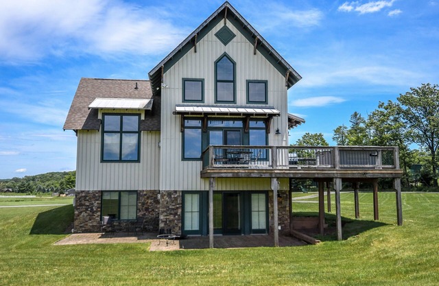 Mountain Splendor | Great Location, Amenities!