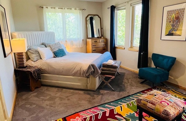 Mountain Springs Luxury Apartment with Hot Tub