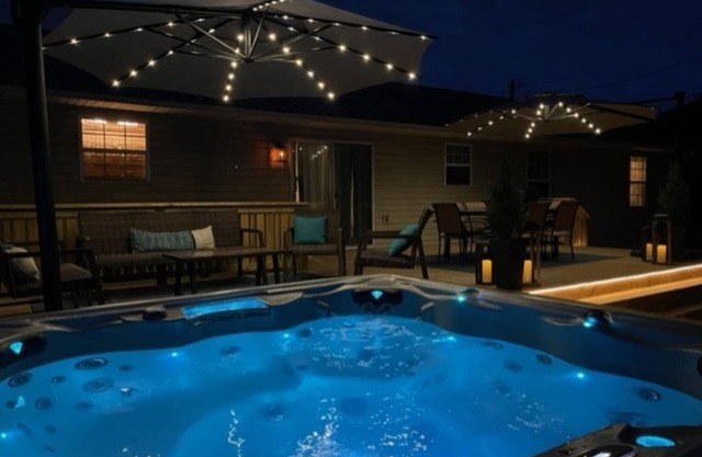 Mountain Valley Oasis w/Hot Tub and Fire Pit, Centrally Located, Sleeps 12!