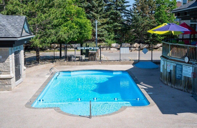 Mountain View - Outdoor Pool/2 Private Patios