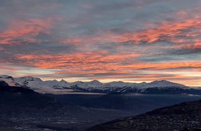 Mountain view apartment in Veysonnaz